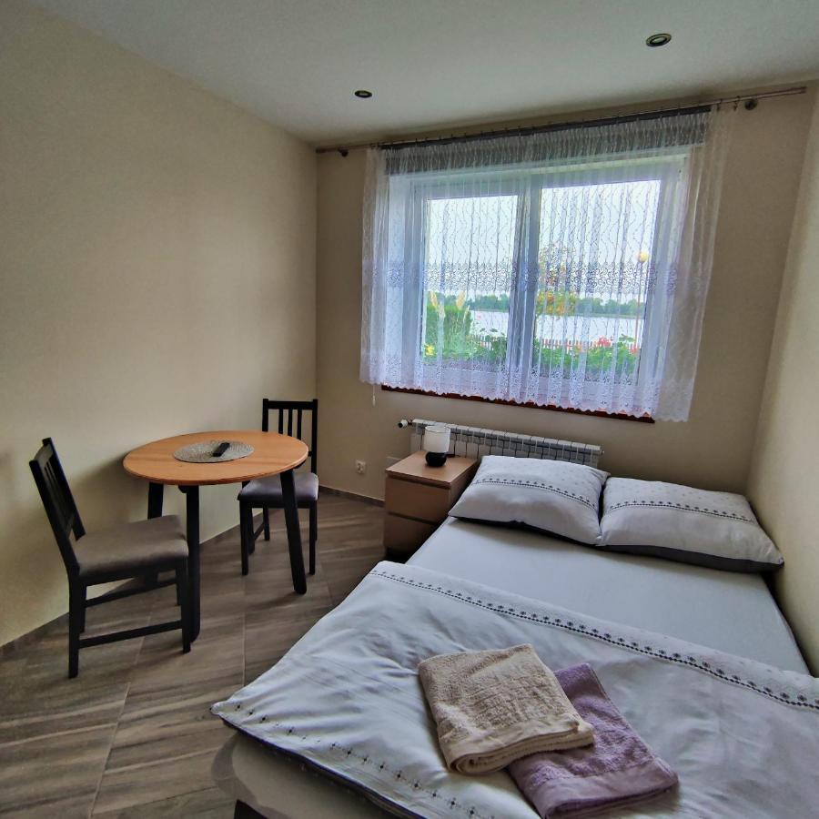 Nad Jeziorem Kochle Pszczew Extérieur photo